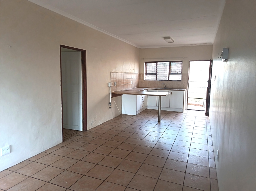 To Let 1 Bedroom Property for Rent in Van Riebeeck Hoogte Eastern Cape